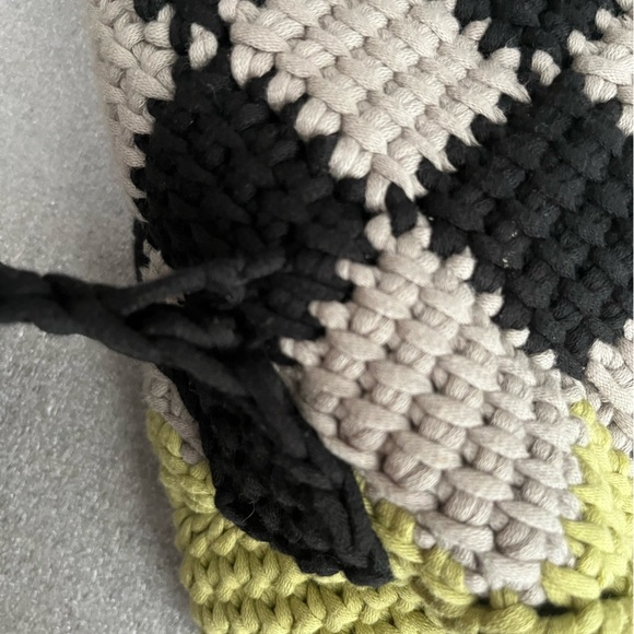 Handmade Crochet Black Gray Checkered WMN Shoulder Bag Green Accent - Picture 6 of 6